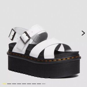NWOT | Dr Martens | VOSS II ATHENA LEATHER STRAP PLATFORM SANDALS | Size 7